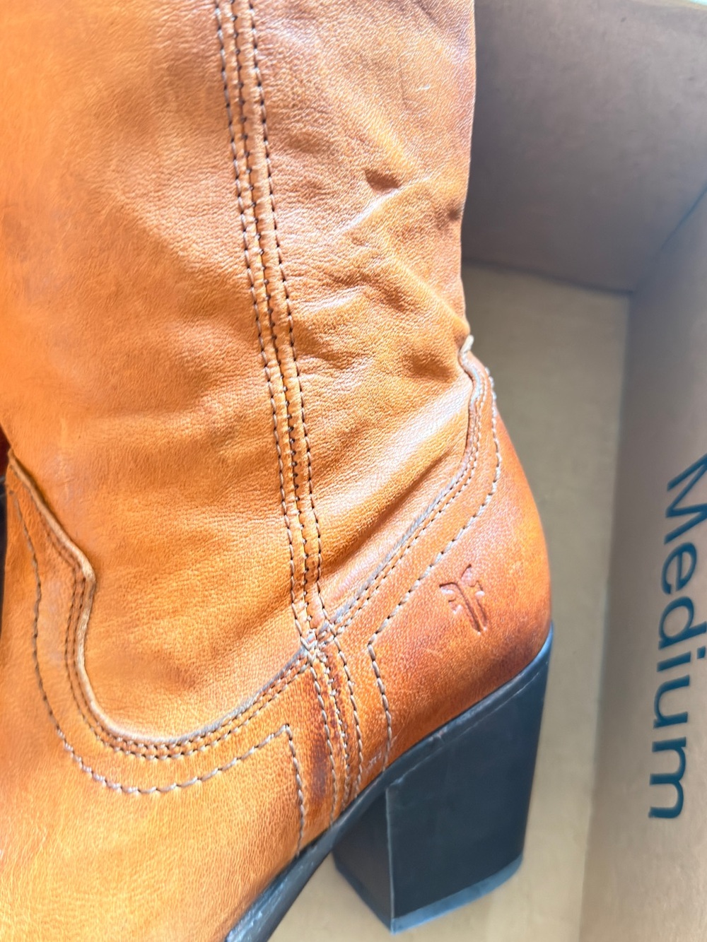 Frye Women's Tan Leather Mid-Calf Western Heel Boots size 6 - Picture 3 of 9
